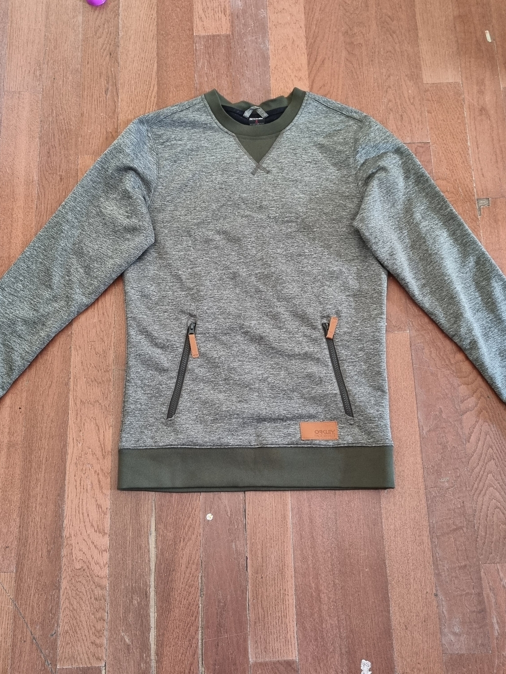 Oakley Factory Pilot Long Sleeve Kangaroo Pockets Sweater Size S/P used